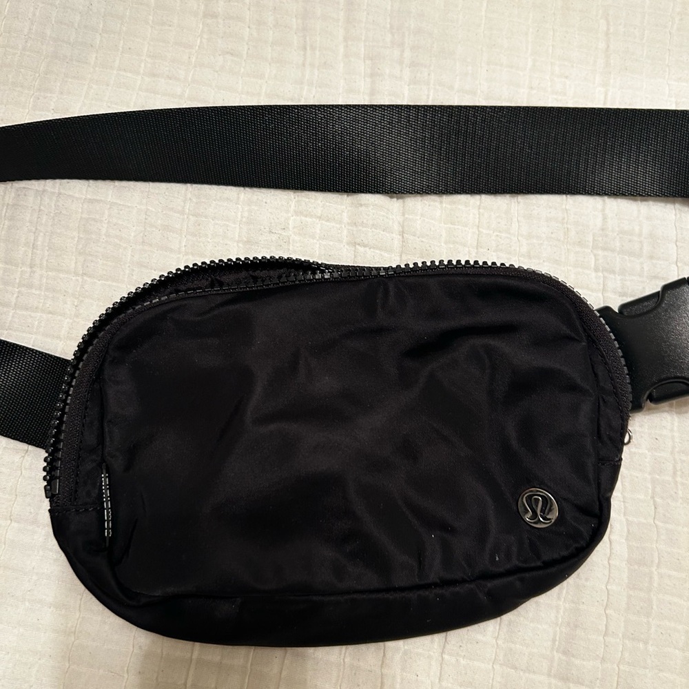 Lululemon Athletica Black Belt Bag with Adjustable Strap